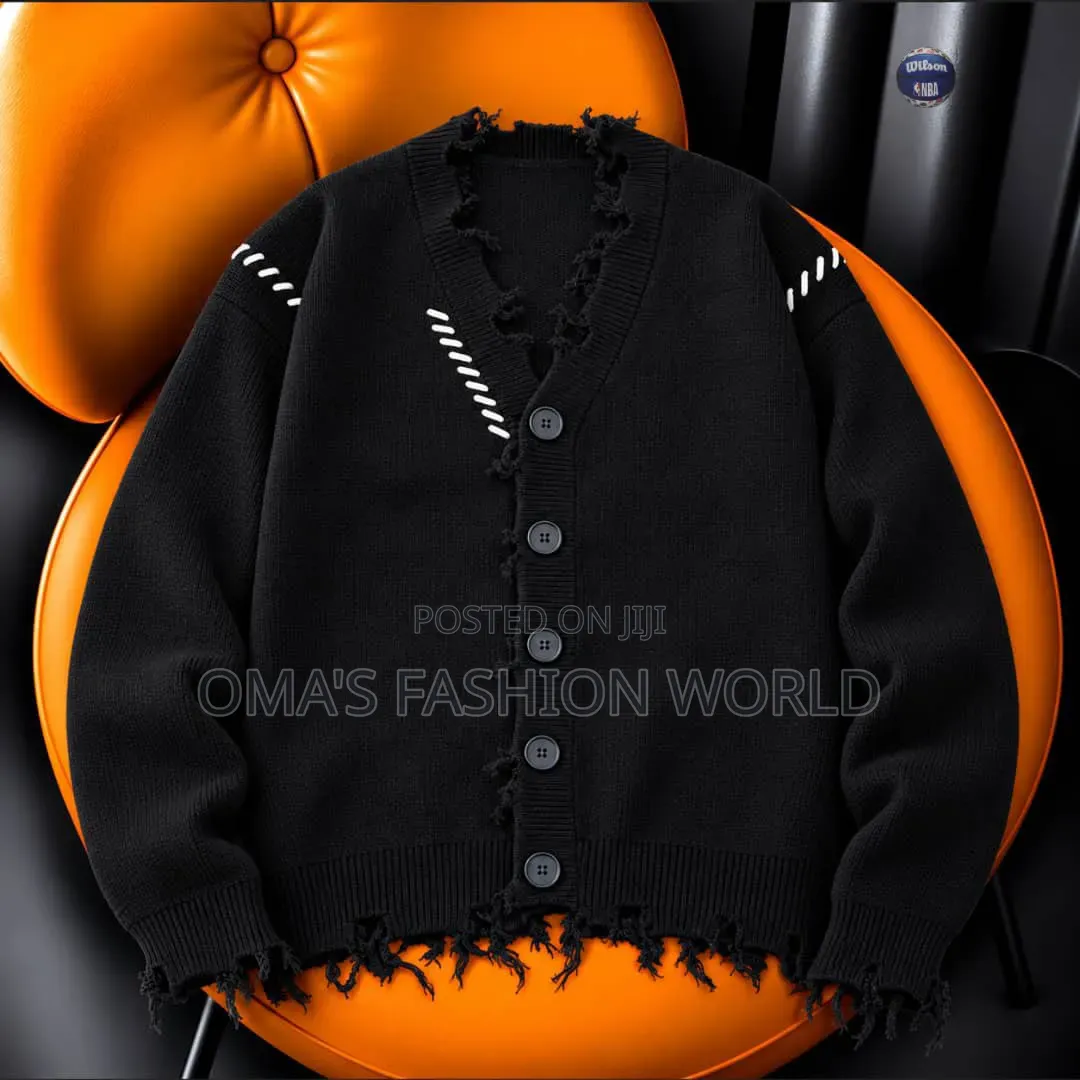 Simple Outfit, Expensive Look! High-Quality Sweat Tops Available