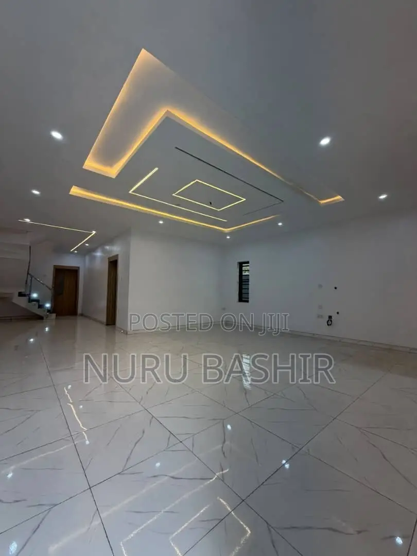 5bdrm Duplex in Oke Badan Estate, Akobo for sale