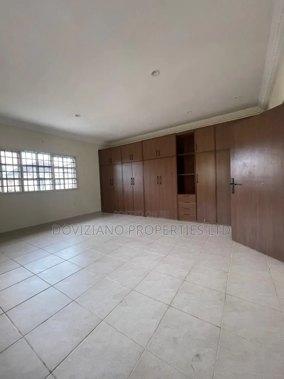 3bdrm Apartment in Lekki Phase 1 for rent