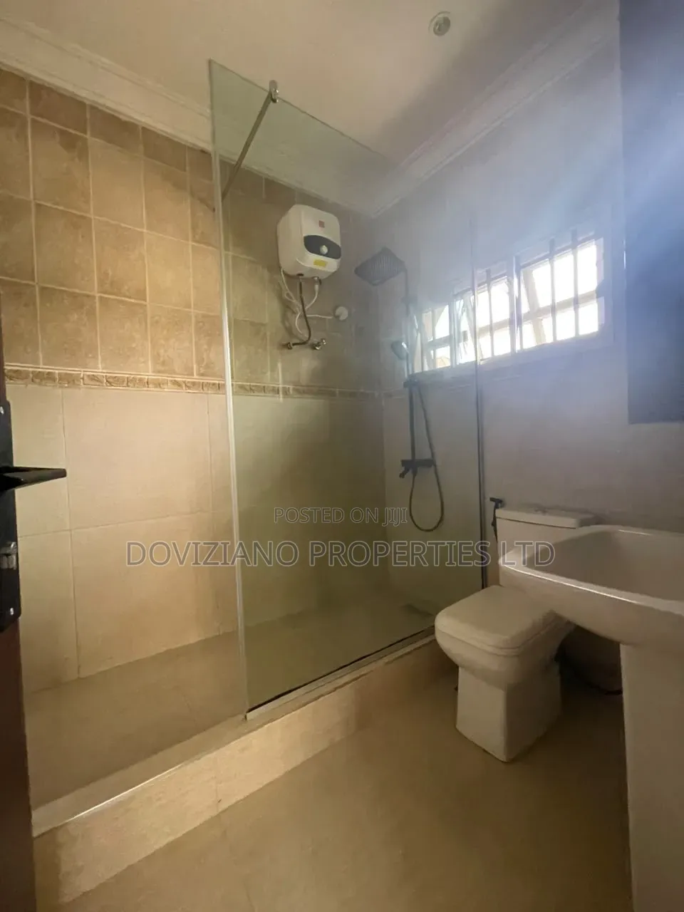 3bdrm Apartment in Lekki Phase 1 for rent