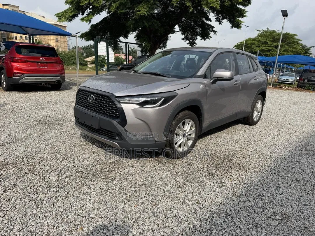 New Toyota Corolla Cross LE 2025 Silver