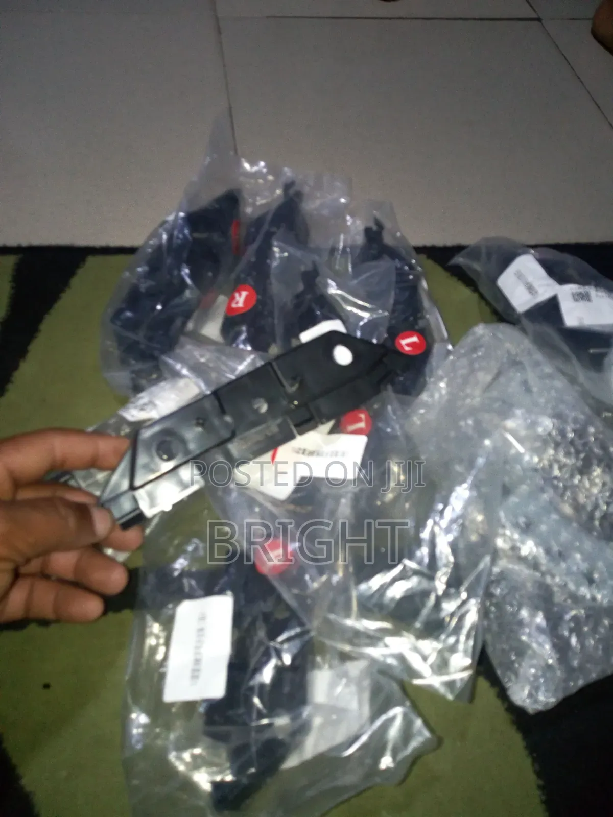 Bumper Clips Ford Fusion 013