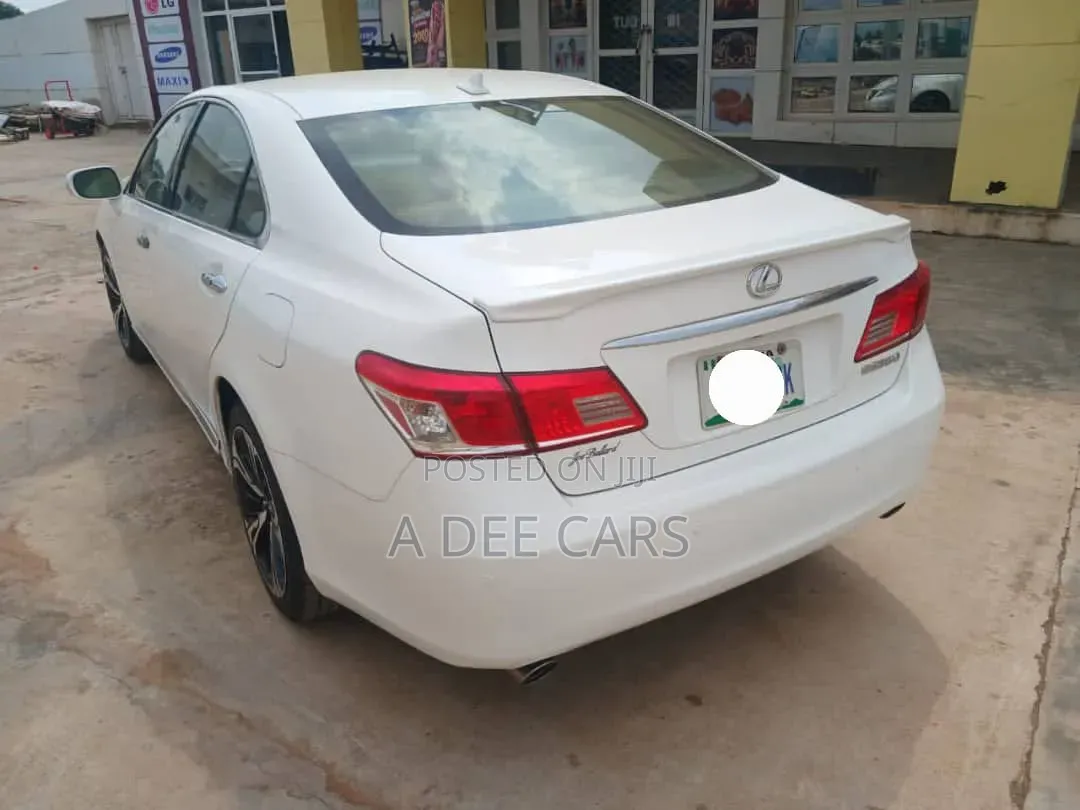 Lexus ES 2012 White