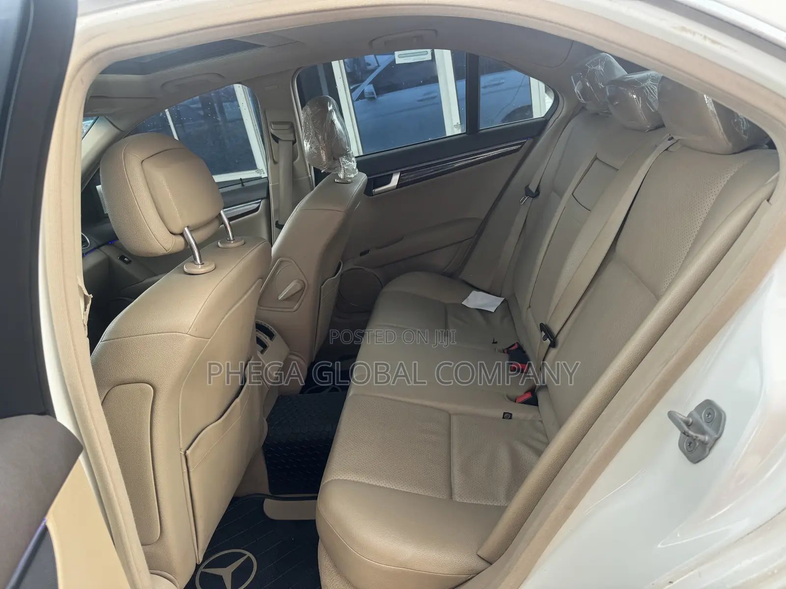 Mercedes-Benz C300 Sport 4Matic Sedan AWD (3.0L 6cyl 7A) 2012 White