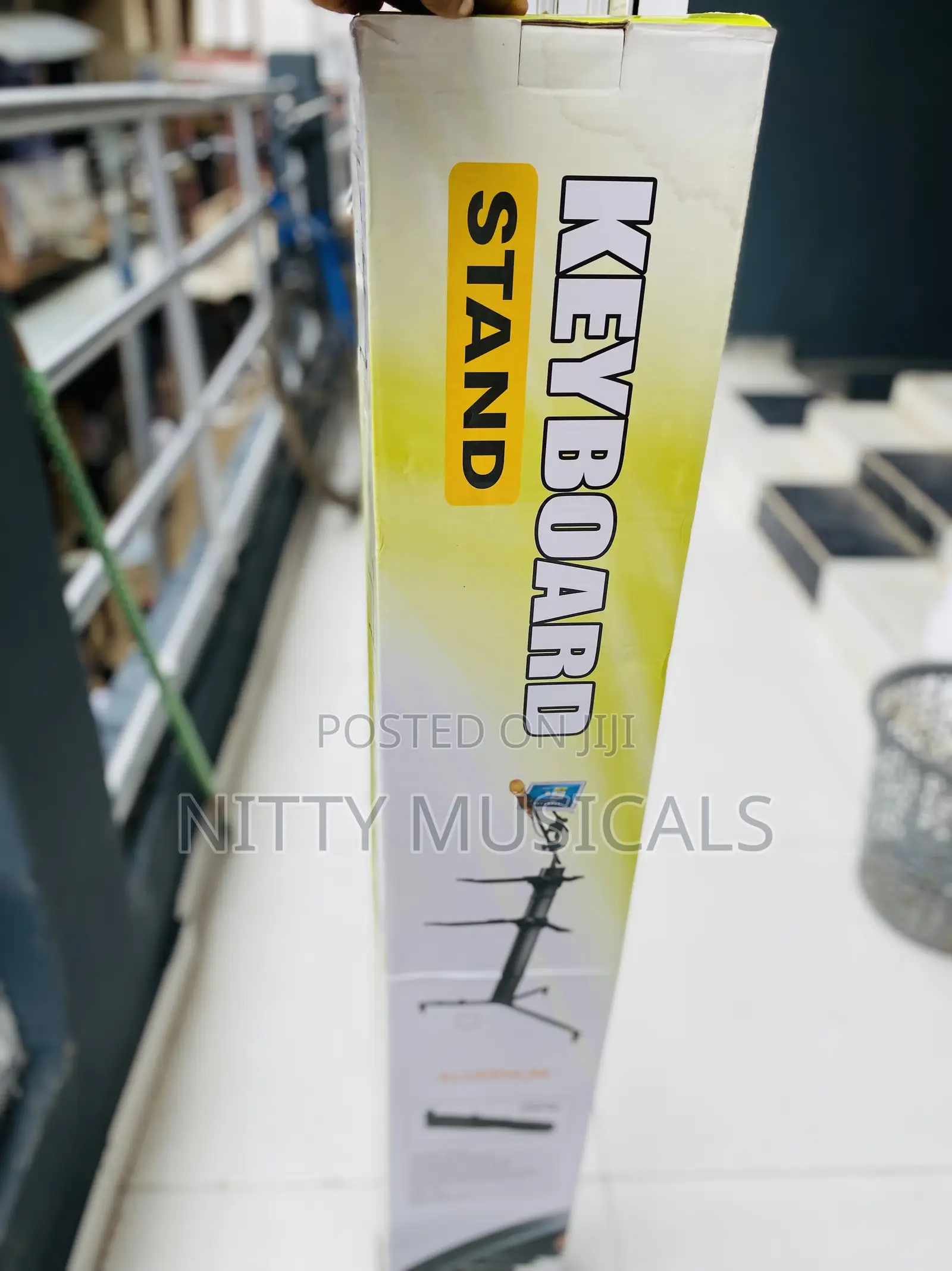 Step Keyboard Stand
