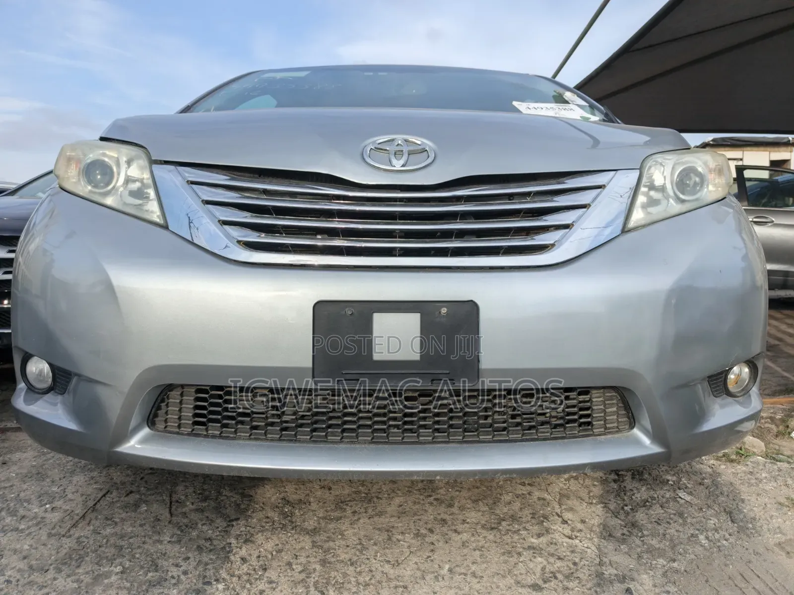 Toyota Sienna XLE 7 Passenger Mobility 2011 Silver