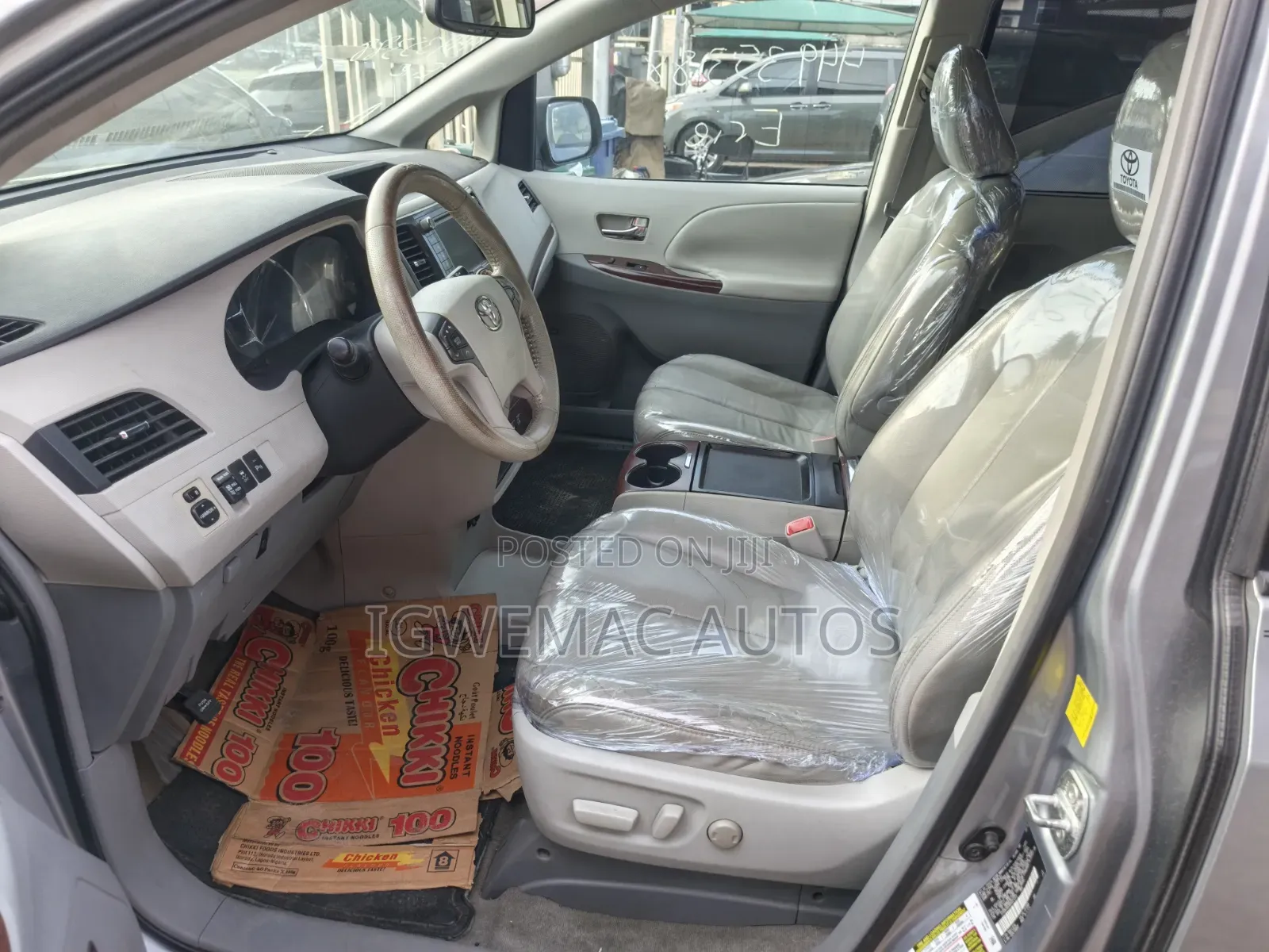 Toyota Sienna XLE 7 Passenger Mobility 2011 Silver