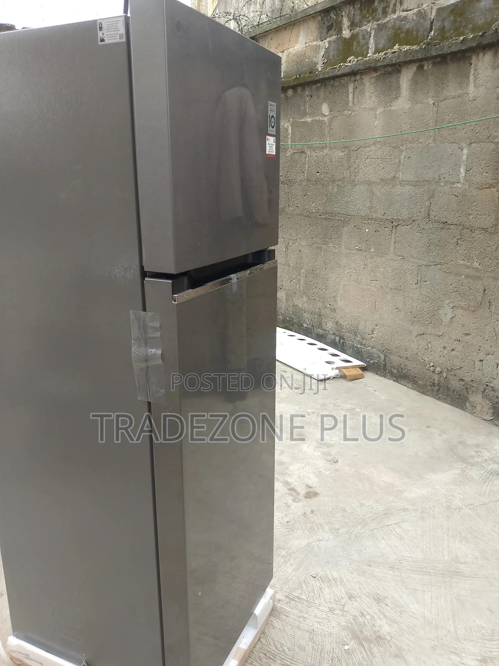 LG GL-B262PQKB 287L Food and Beverage Fridge