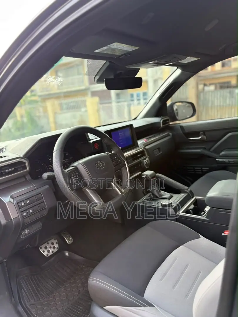 Toyota Tacoma 2026 Gray