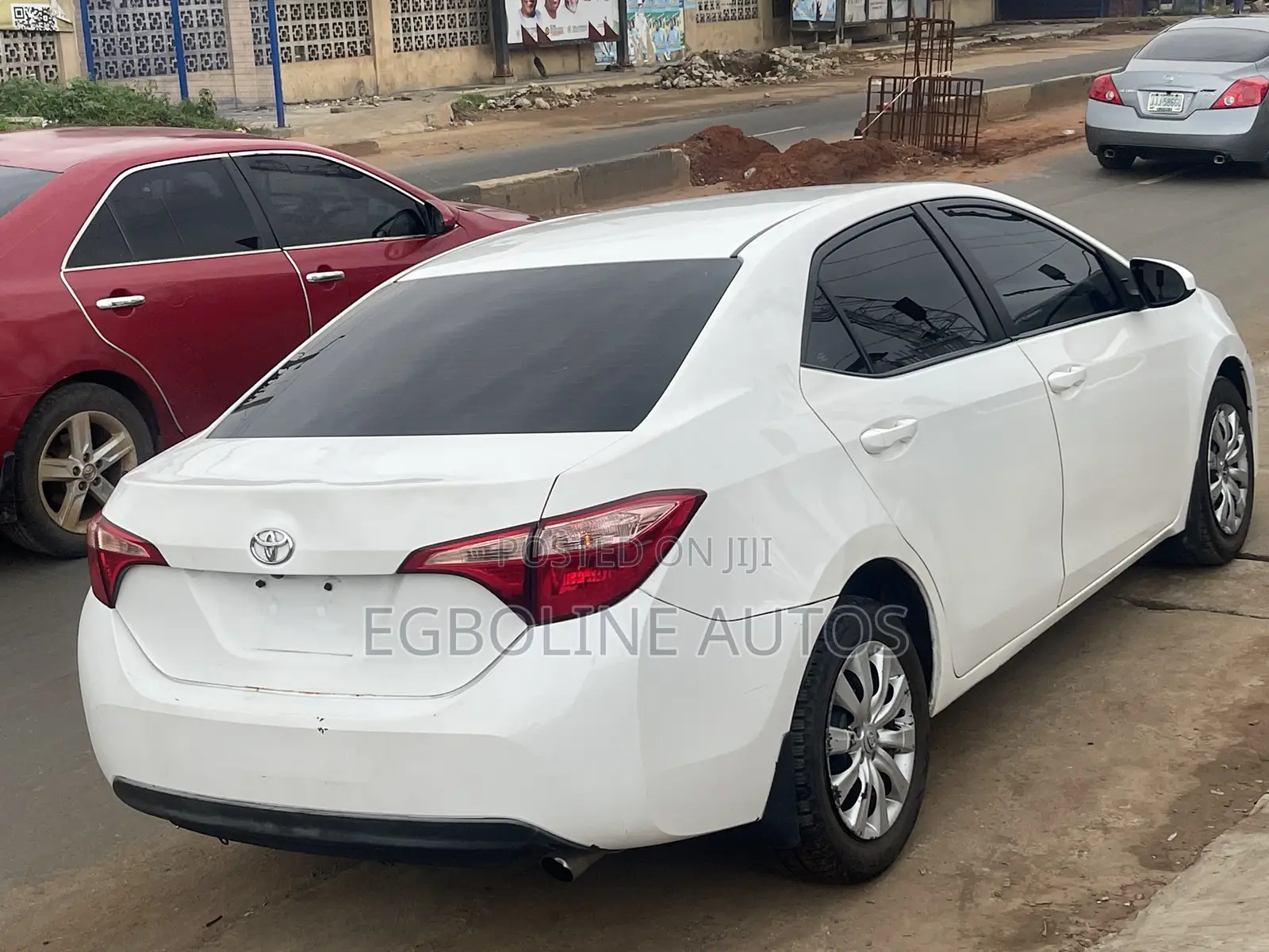 Toyota Corolla LE (1.8L 4cyl 2A) 2019 White