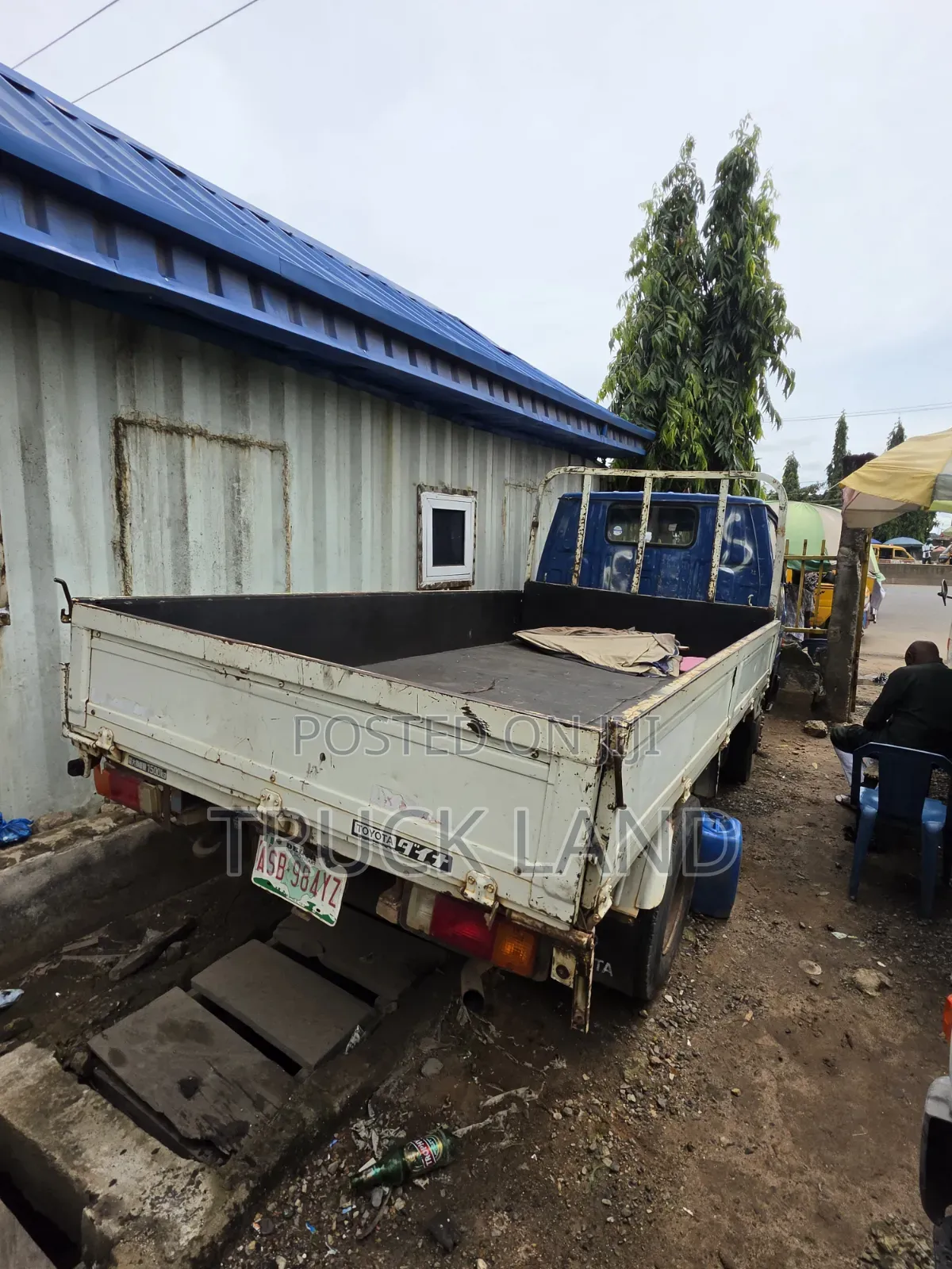 Toyota Dyna 200 Six Wheel Untouch 3Y Engine