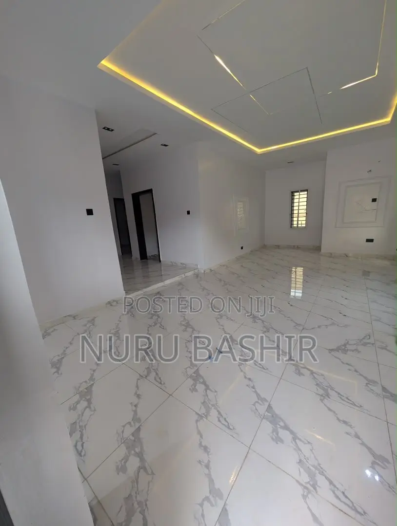 3bdrm Bungalow in Tinubu Estate, Iwo Road for sale