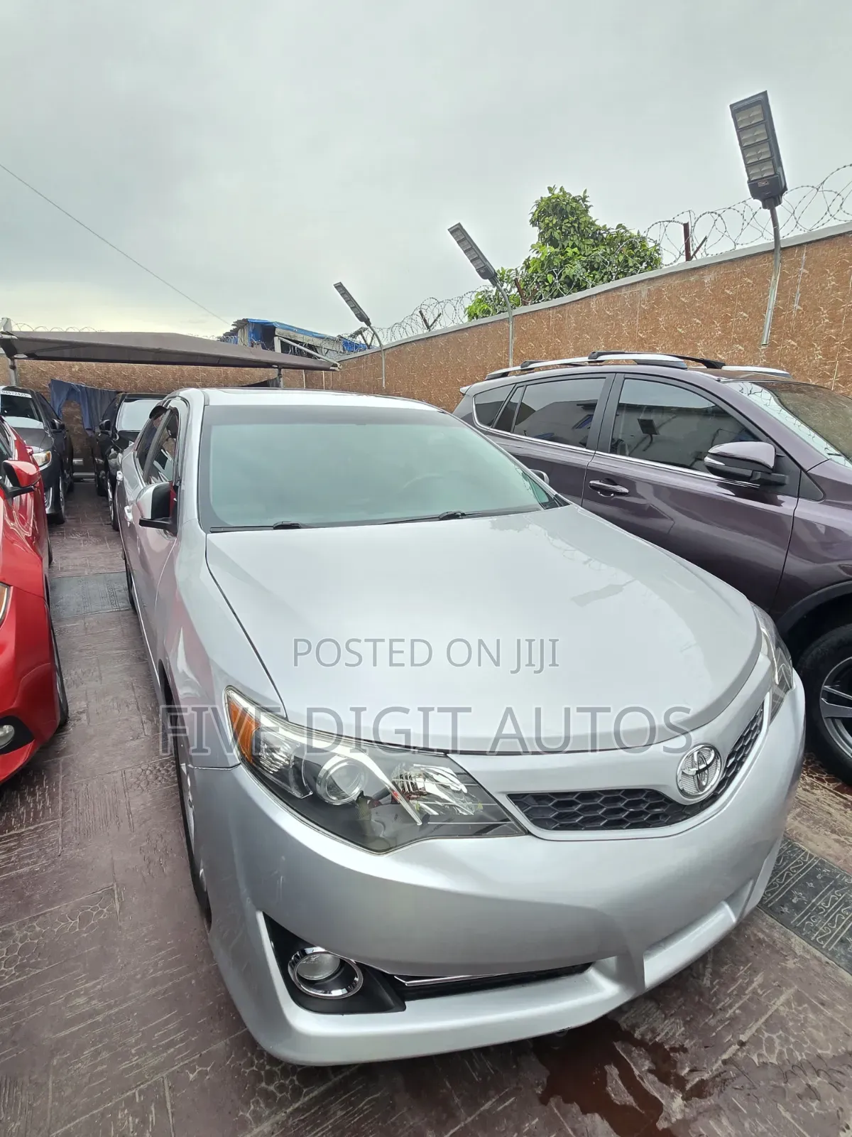 Toyota Camry SE 4dr Sedan (2.5L 4cyl 6A) 2012 Silver