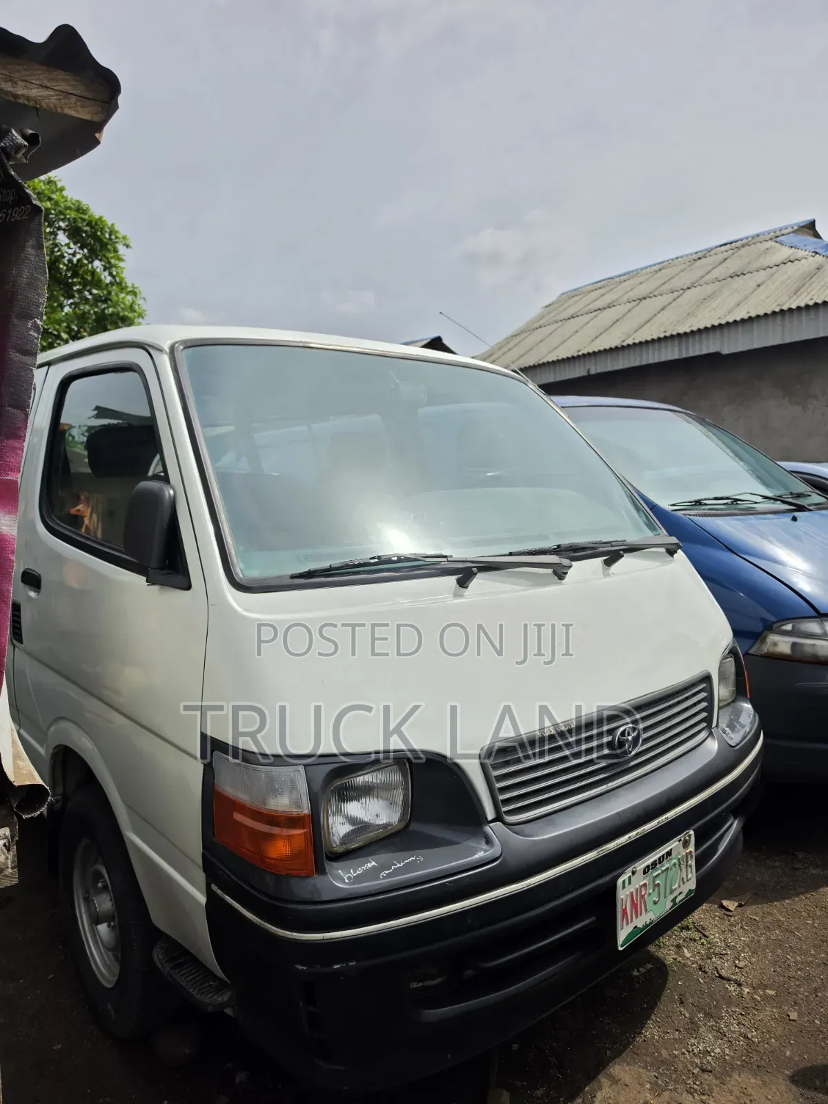 Toyota HiAce 2005 White