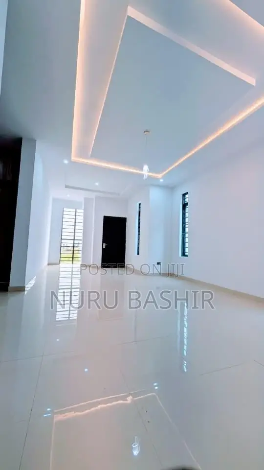 4bdrm Duplex in Oke Badan Estate, Akobo for sale