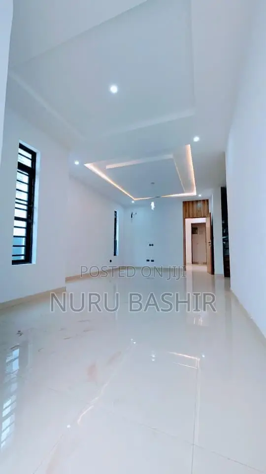 4bdrm Duplex in Oke Badan Estate, Akobo for sale