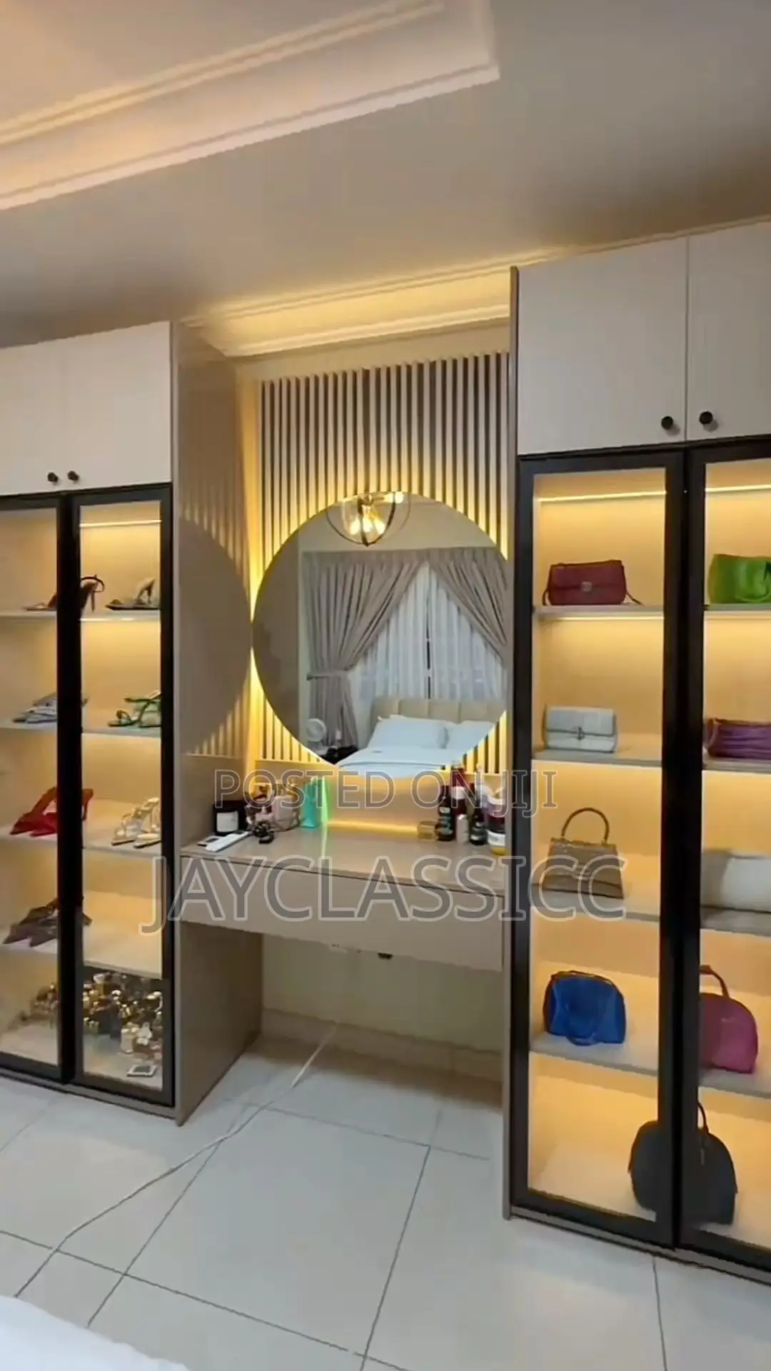 Modern Design Walldrobe With Profile Glass Door and Led Lights