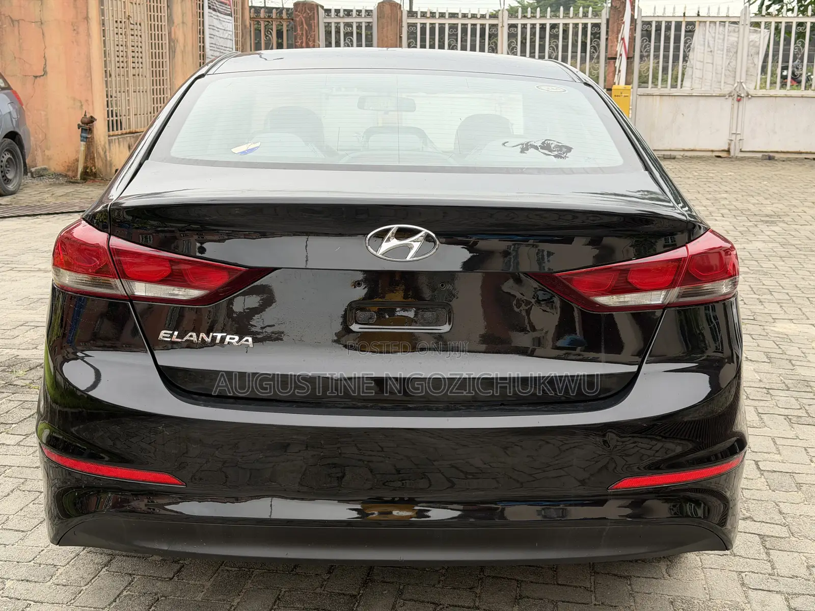 Hyundai Elantra SE Sedan FWD (2.0L 4cyl 6M) 2017 Black