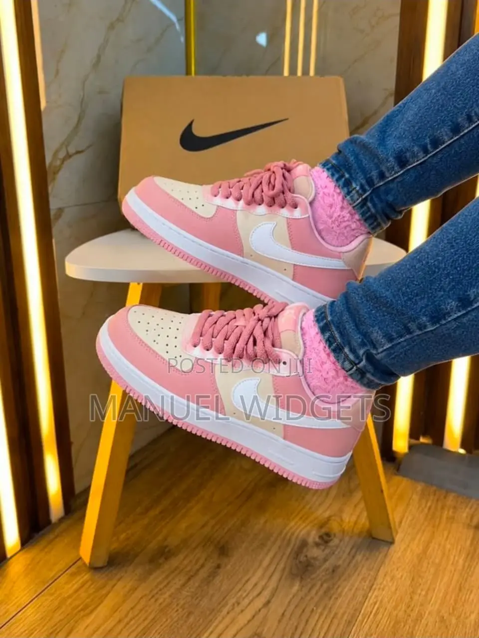 Nike Air Force 1 Swoosh Pink Sneakers