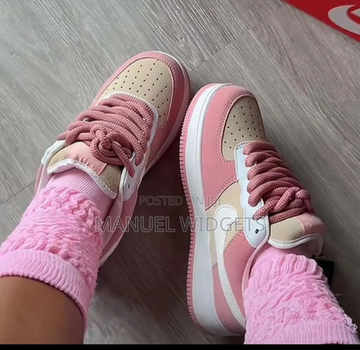Nike Air Force 1 Swoosh Pink Sneakers