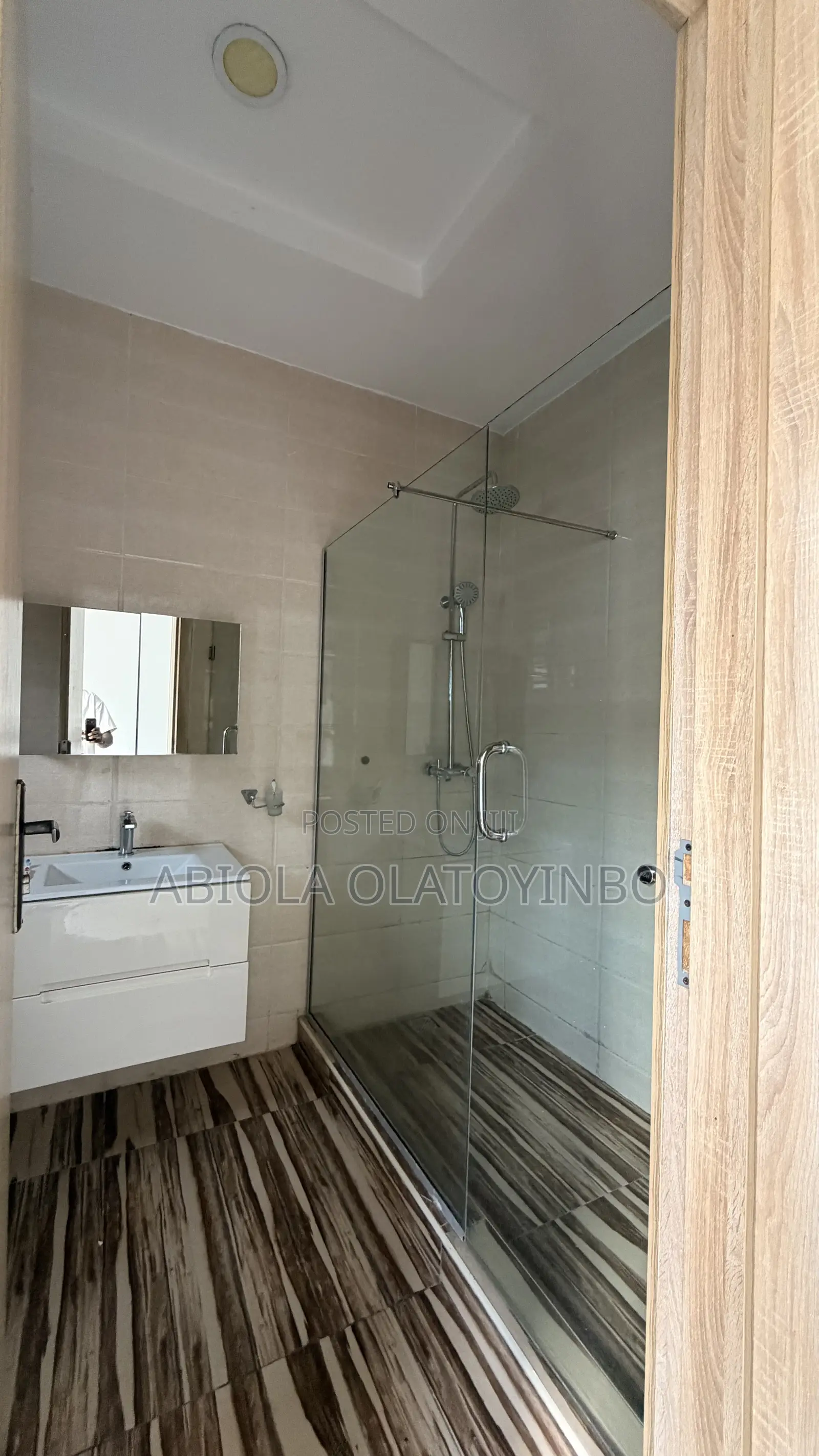 4bdrm Duplex in Ikota Gra for rent