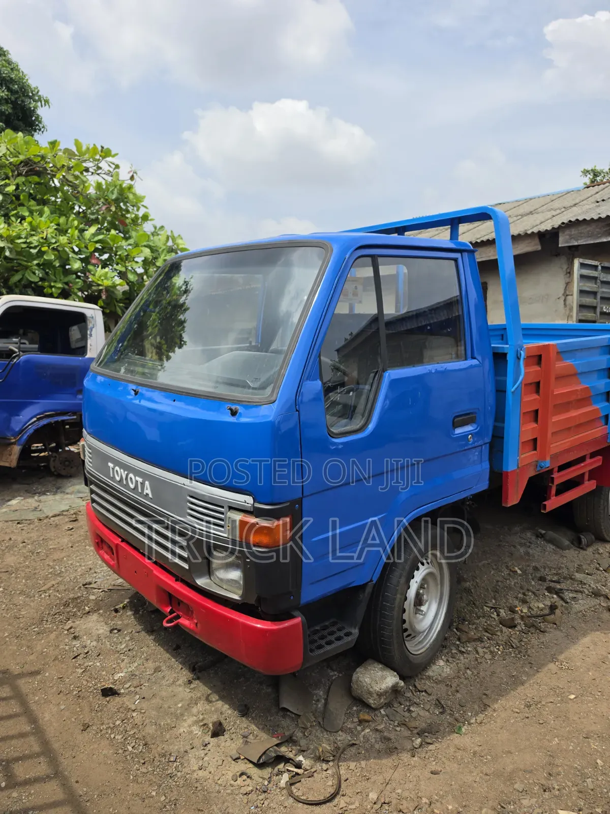 Toyota Dyna 100 Old Model 3tonnage Petrol Registered
