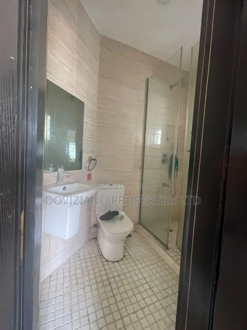 2bdrm Apartment in Osapa london for rent