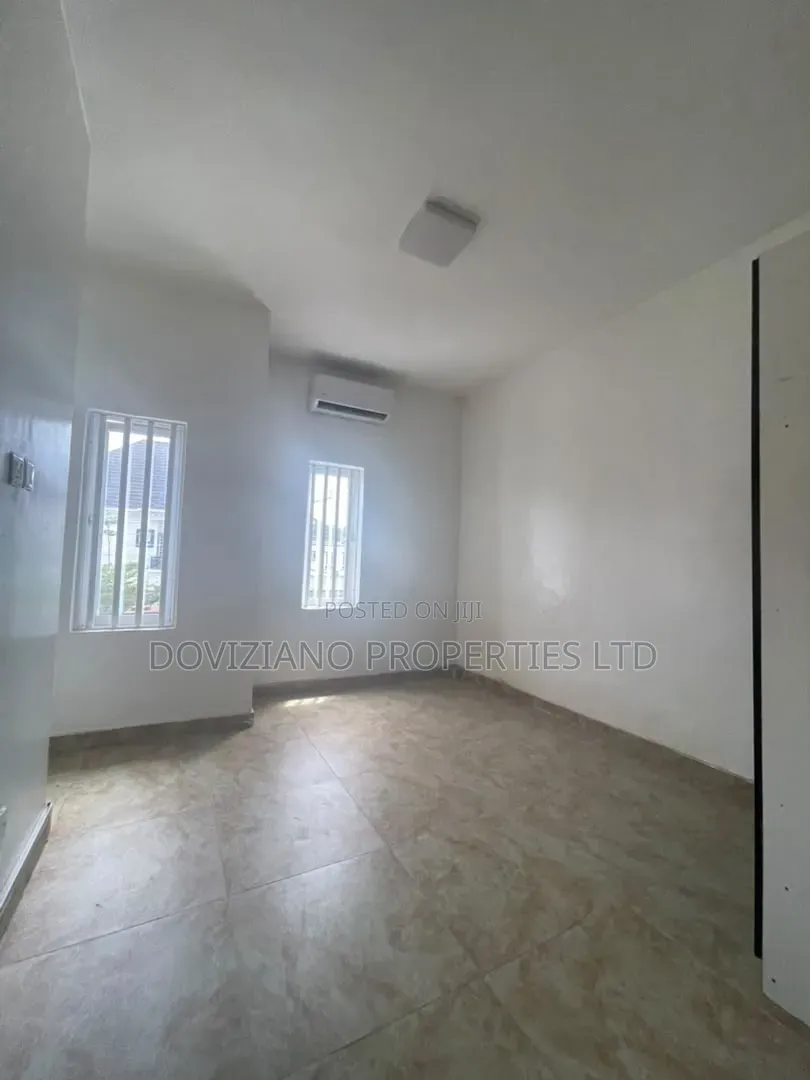 2bdrm Apartment in Osapa london for rent
