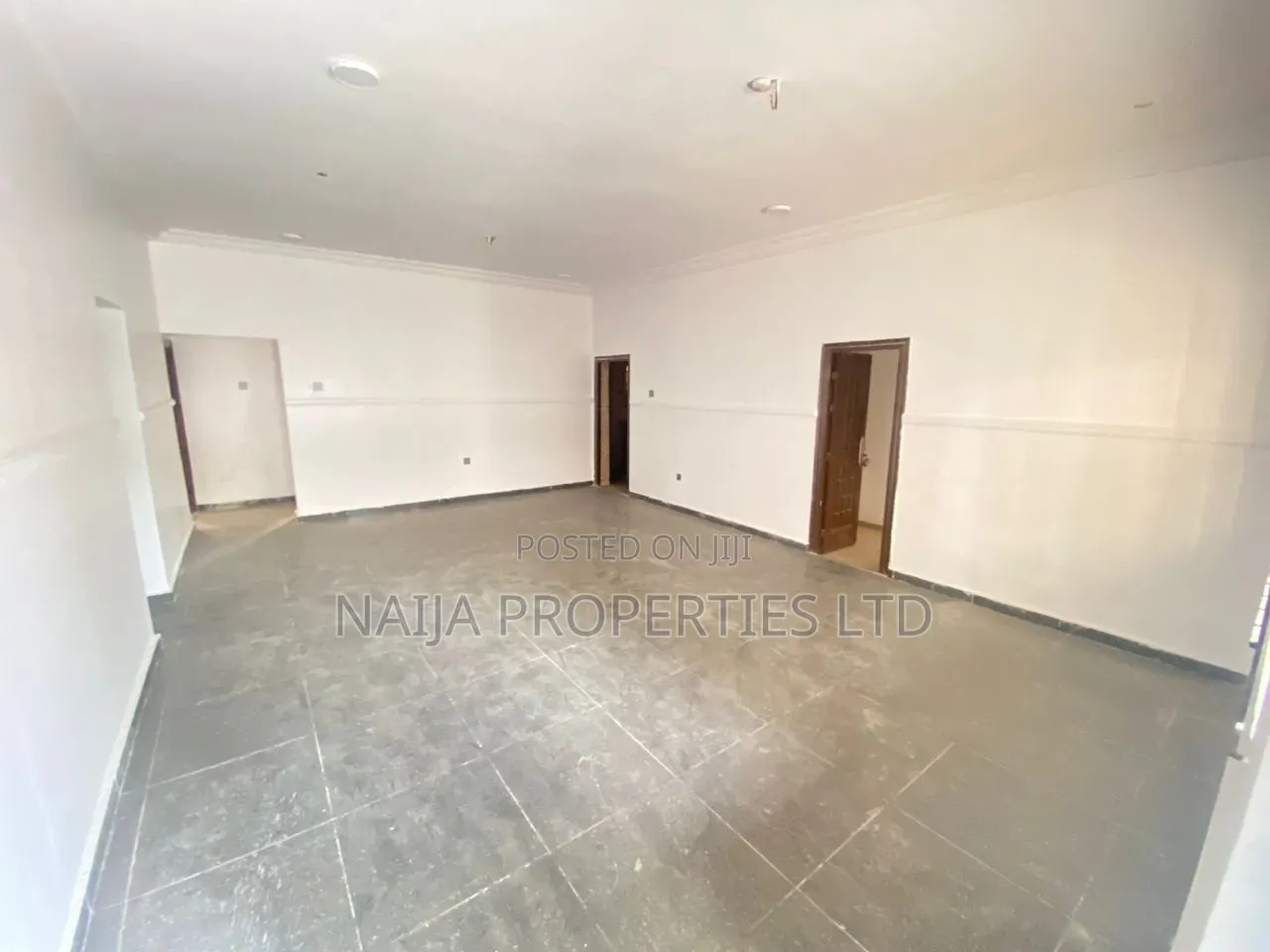 3bdrm Apartment in Oke Ira / Ajah for rent