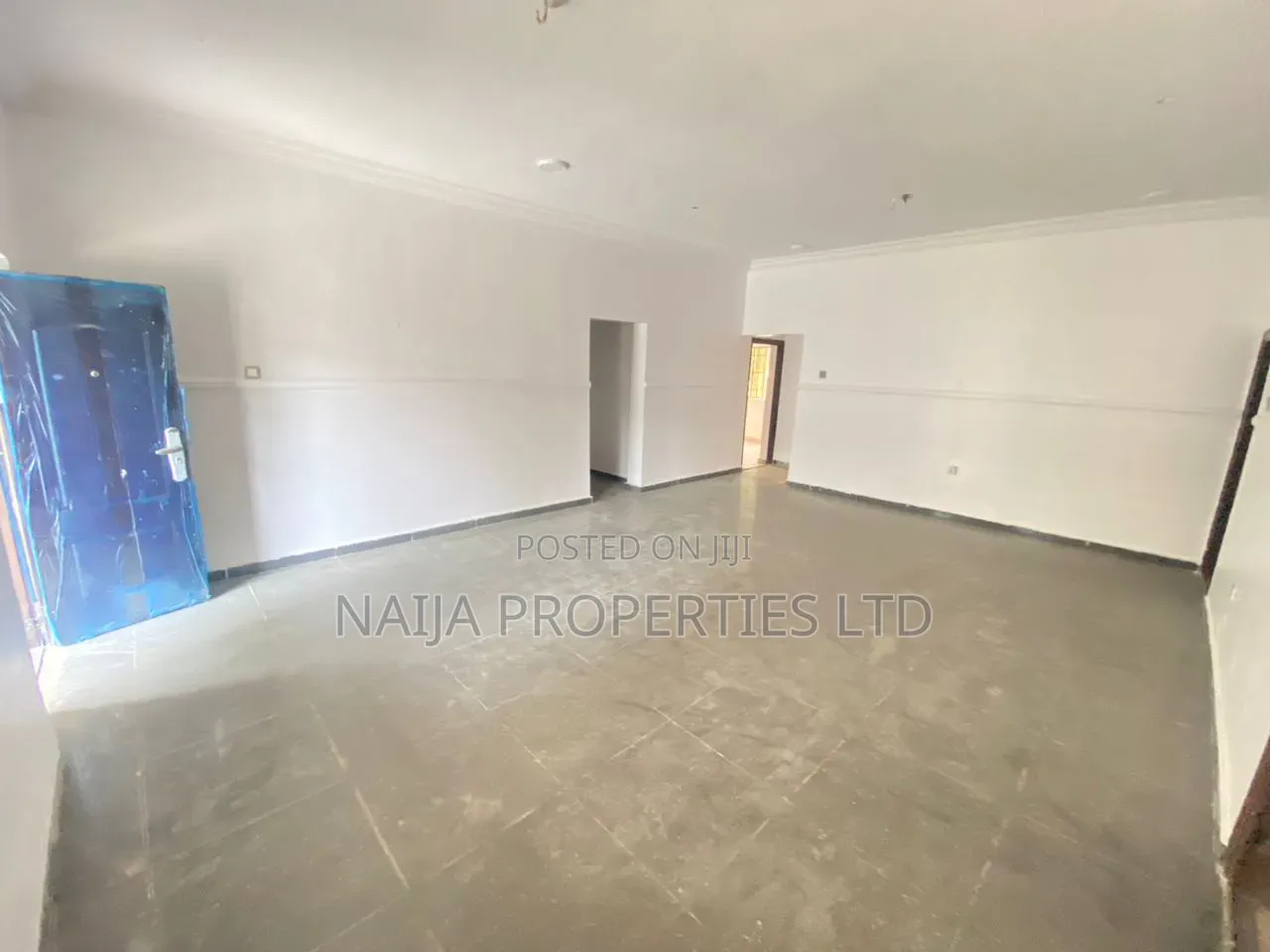 3bdrm Apartment in Oke Ira / Ajah for rent
