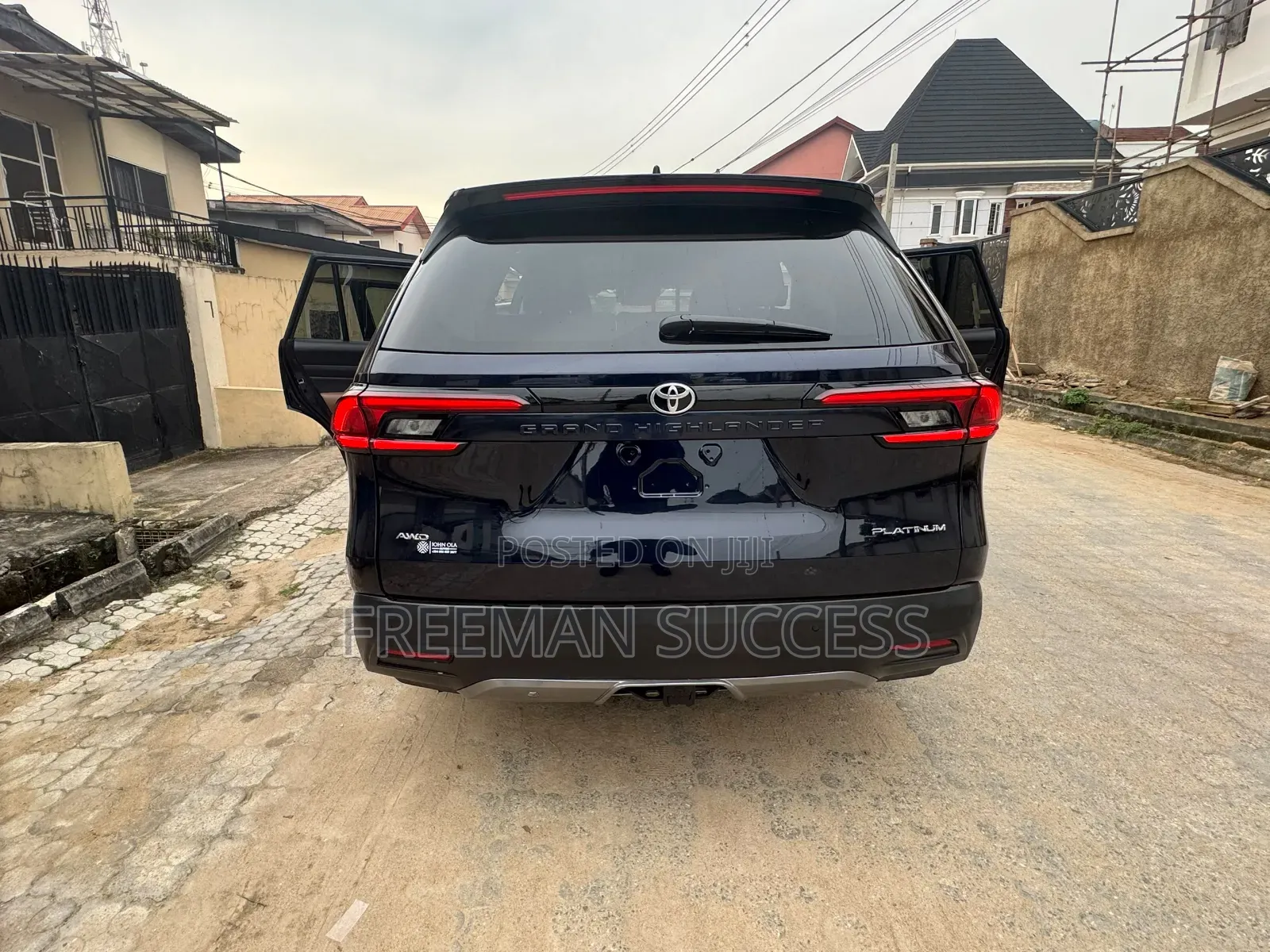 Toyota Highlander Platinum AWD 2026 Blue