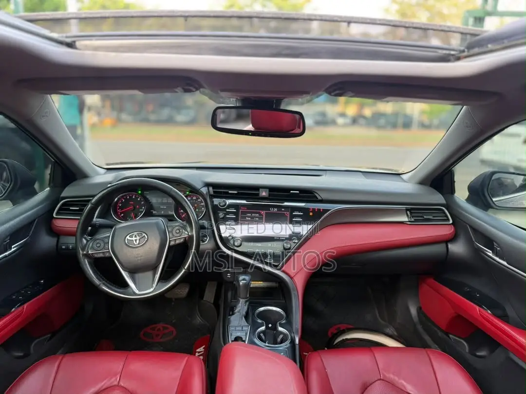 Toyota Camry XSE V6 (3.5L V6 8A) 2019 Black