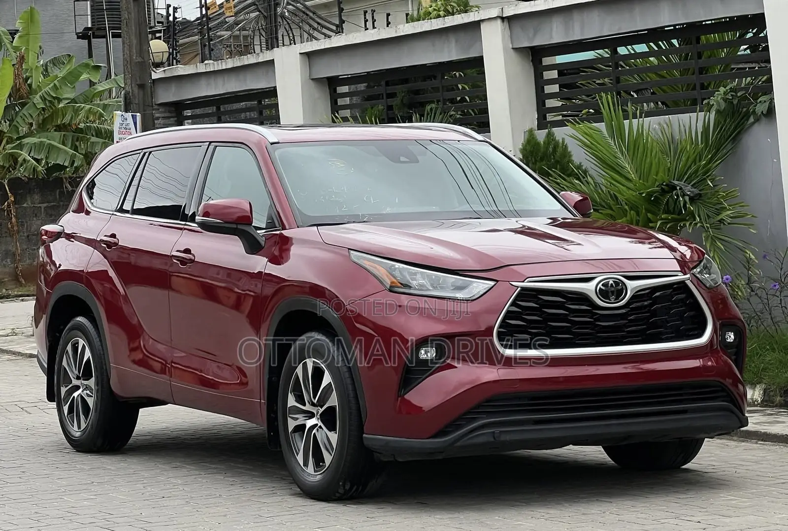 Toyota Highlander XLE AWD 2020 Red