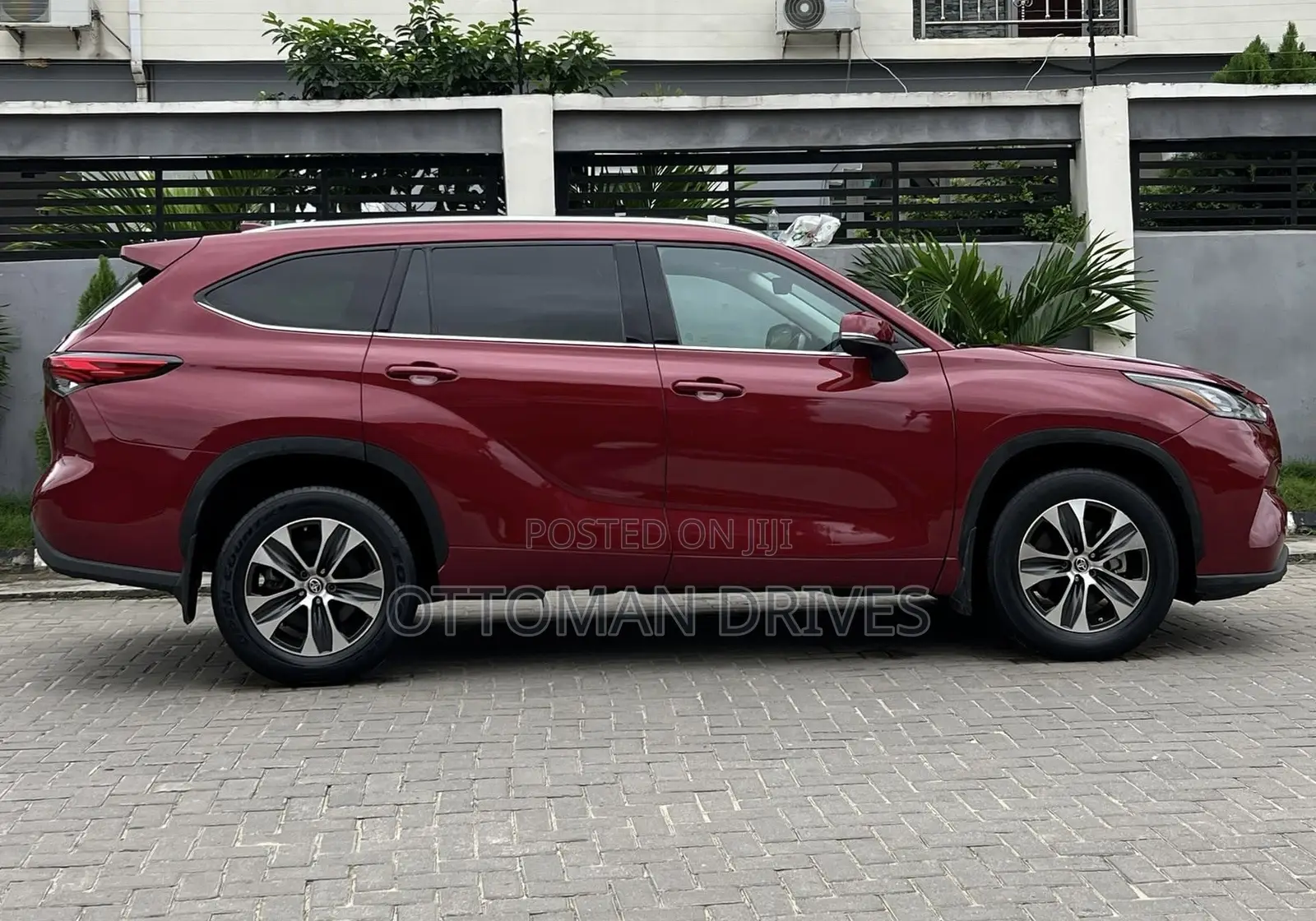 Toyota Highlander XLE AWD 2020 Red
