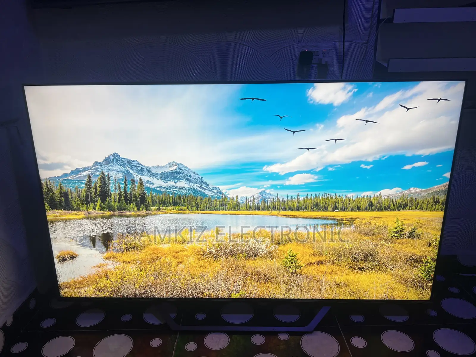 Introducing the HISENSE 65" ULED Smart TV - 65U7HQTUK (2025 Model)