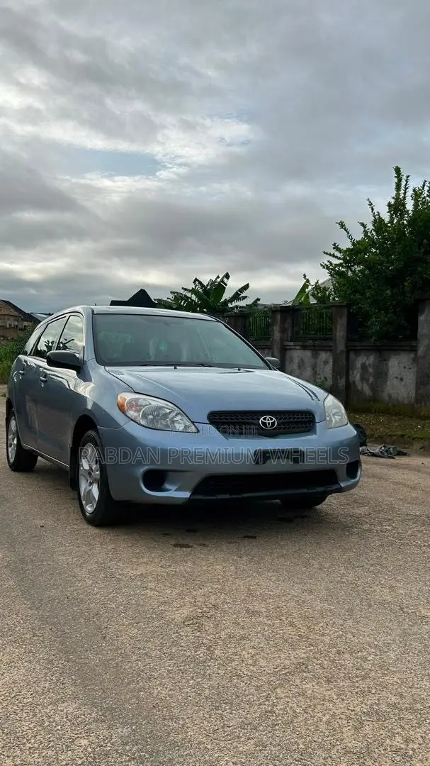Toyota Matrix XR Hatchback FWD (1.8L 4cyl 4A) 2008 Blue