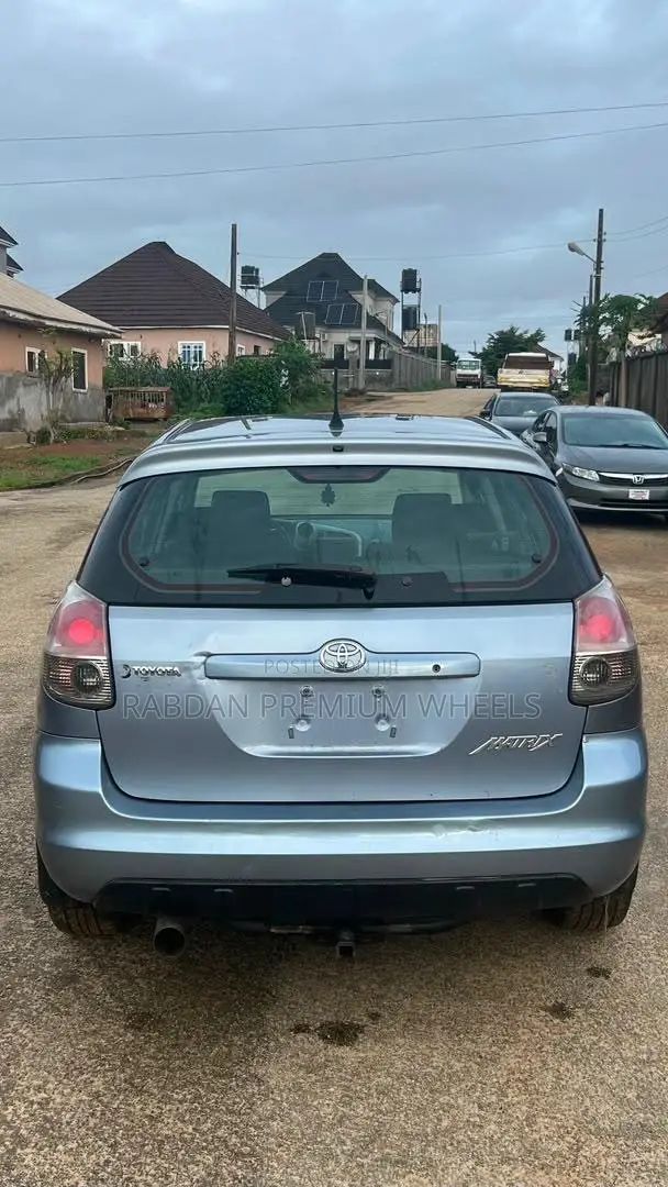 Toyota Matrix XR Hatchback FWD (1.8L 4cyl 4A) 2008 Blue
