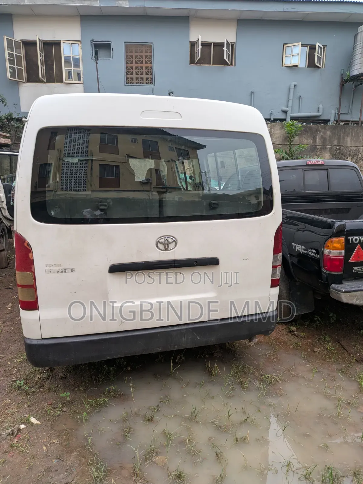 Toyota HiAce 2011 White