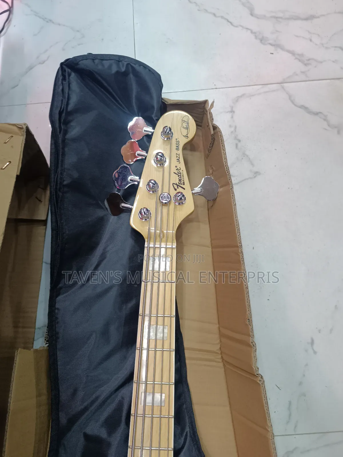 Fender 5-String Active Jazz Bass Electric Guitar