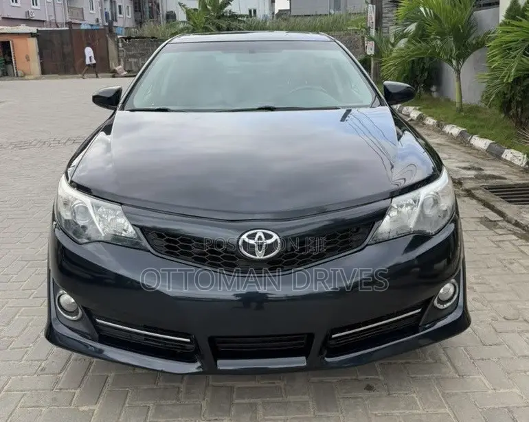 Toyota Camry SE V6 4dr Sedan (3.5L 6cyl 6A) 2013 Blue