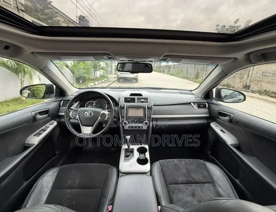 Toyota Camry SE V6 4dr Sedan (3.5L 6cyl 6A) 2013 Blue
