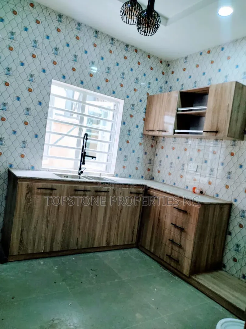 4bdrm Duplex in Topstone, Uyo for rent