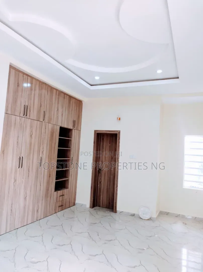 4bdrm Duplex in Topstone, Uyo for rent