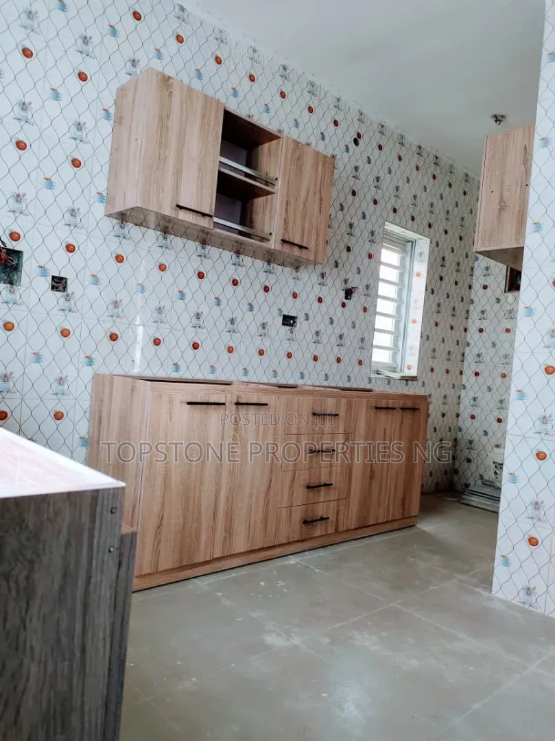 4bdrm Duplex in Topstone, Uyo for rent