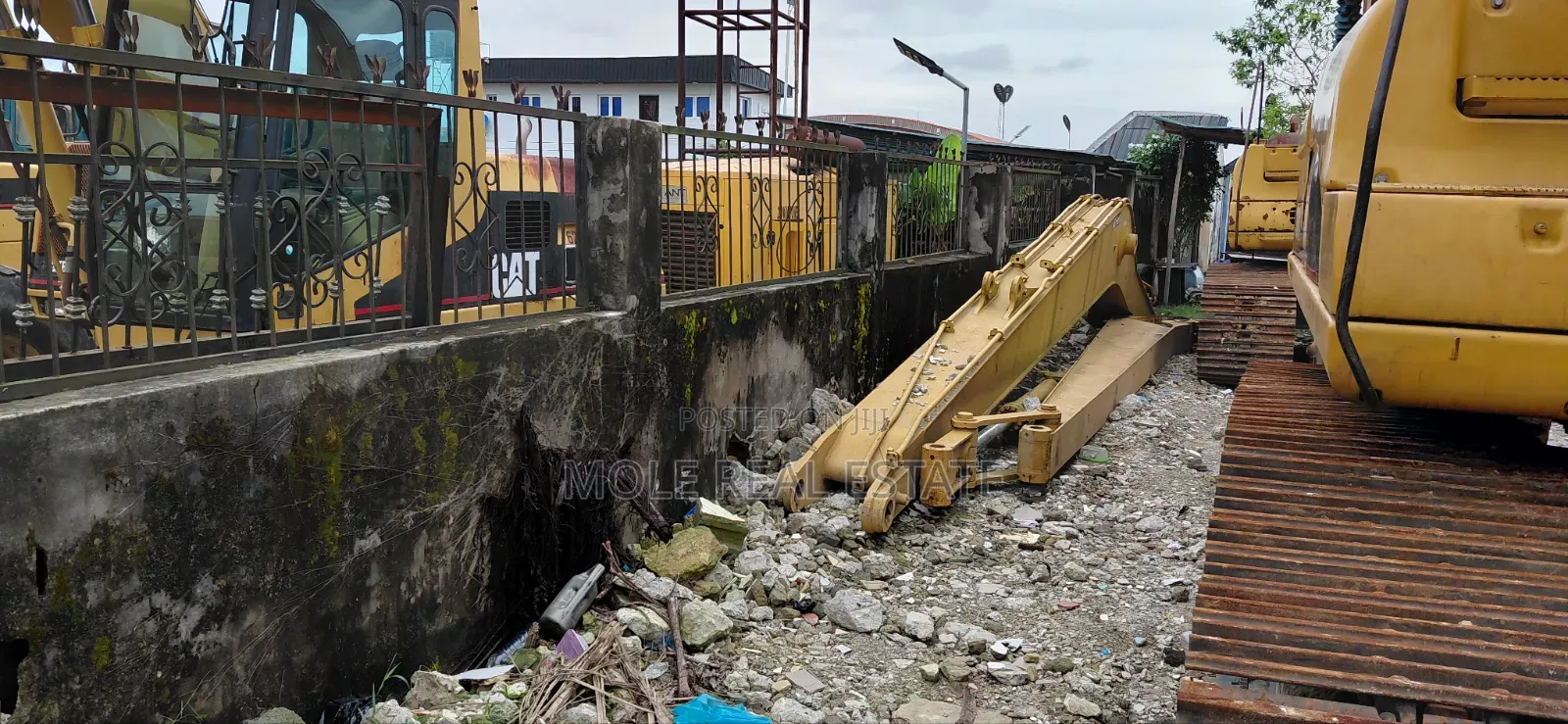 Funtional Construction 4 Sale Distress Lagos