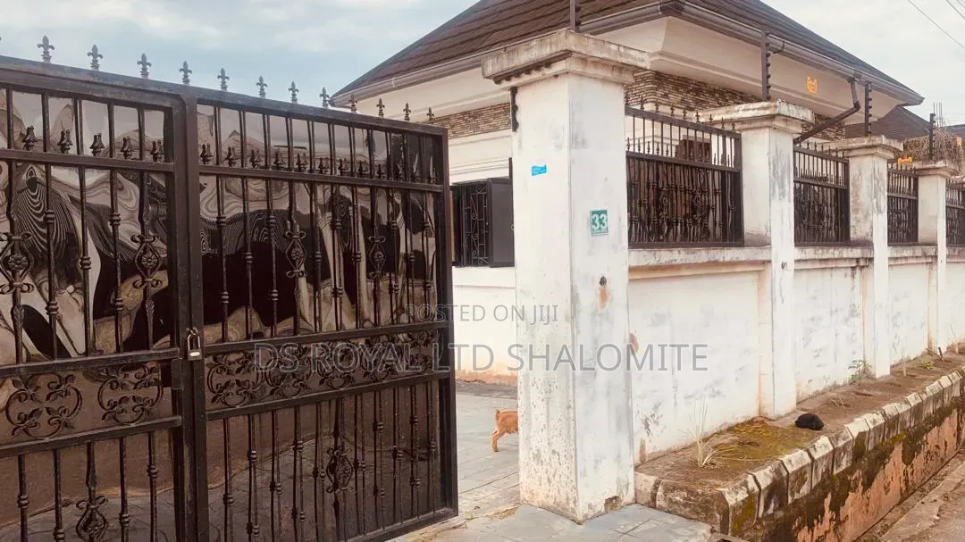 4bdrm Bungalow in Benin City for sale