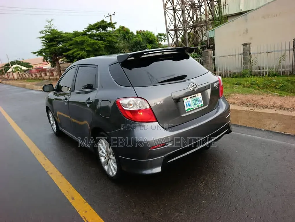 Toyota Matrix 2010 Gray
