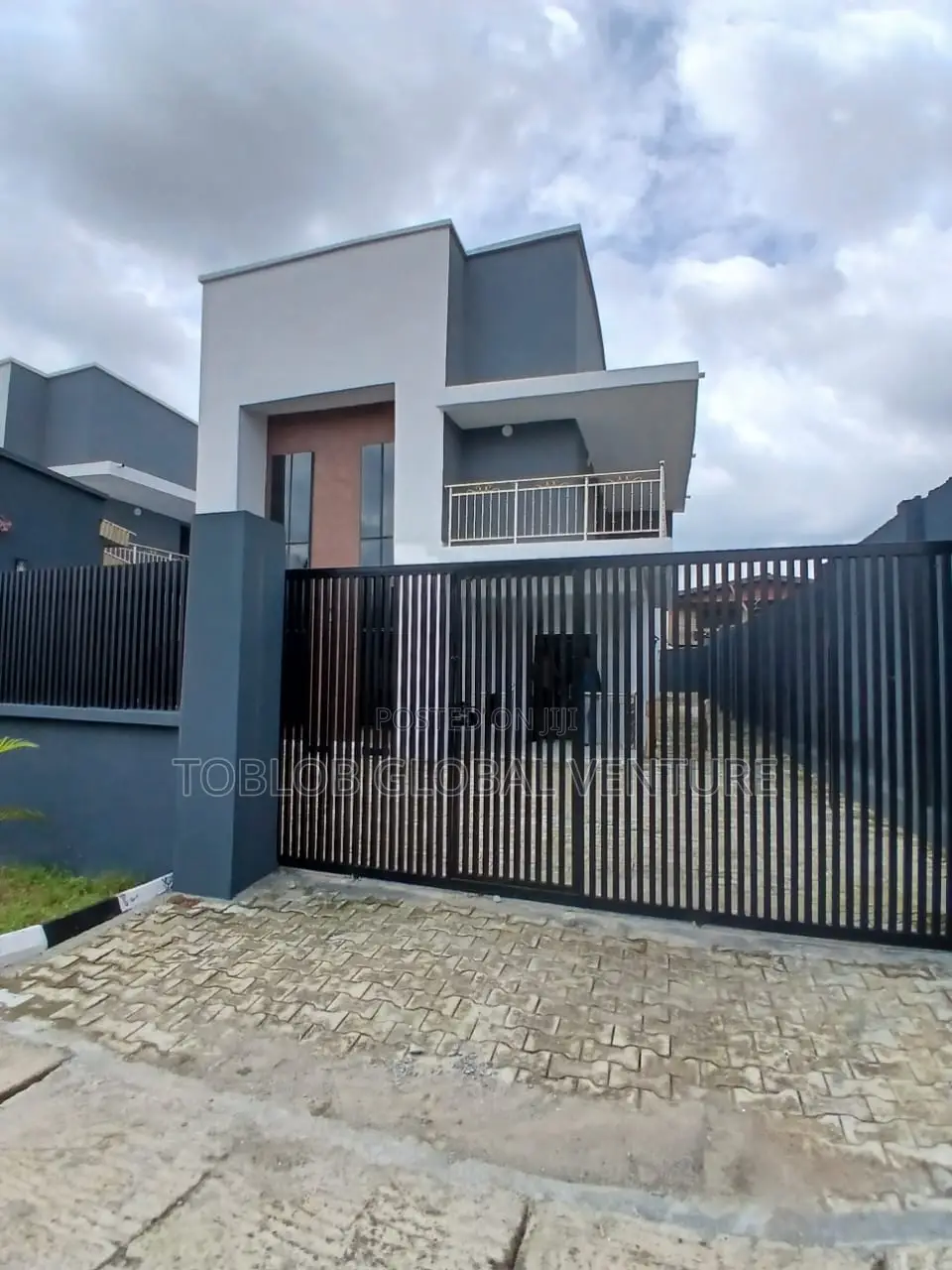 4bdrm Duplex in Bodija for rent