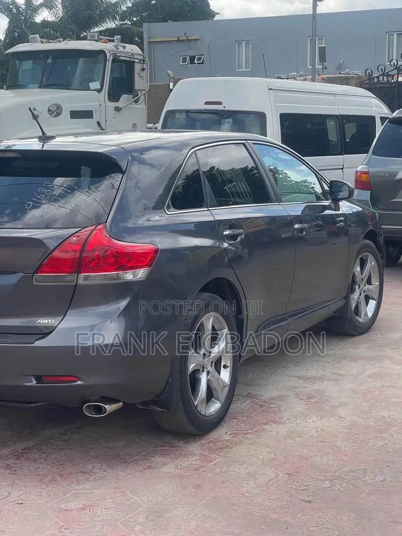 Toyota Venza V6 AWD 2010 Gray