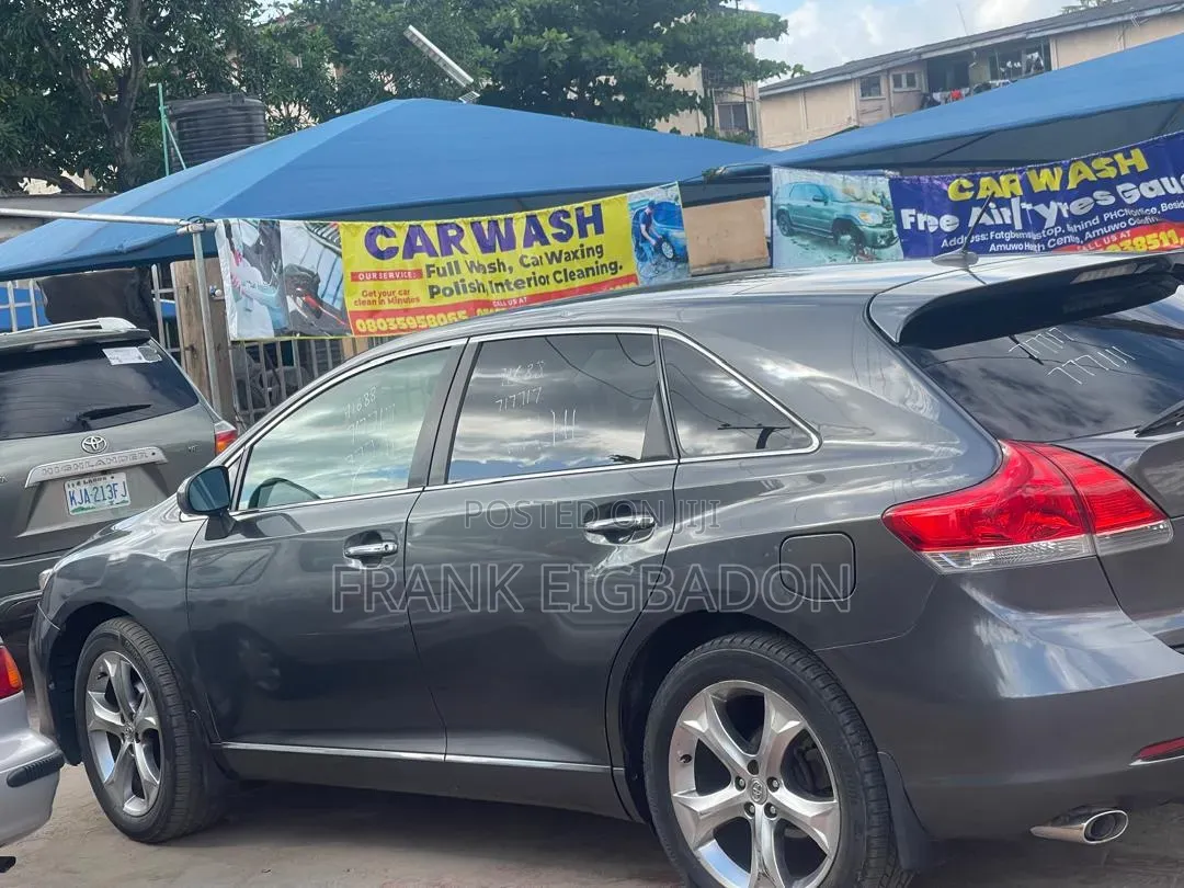 Toyota Venza V6 AWD 2010 Gray